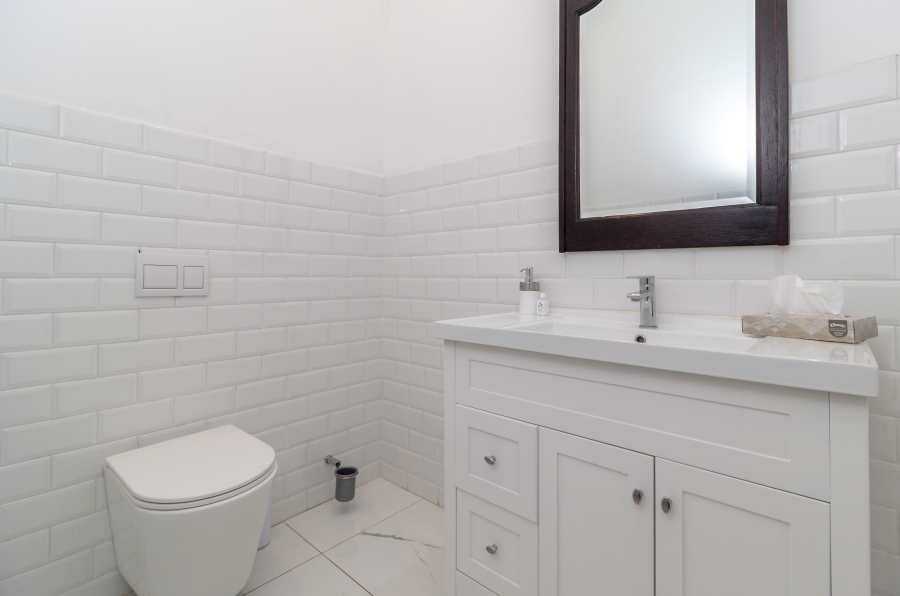 4 Bedroom Property for Sale in Stellenbosch Farms Western Cape